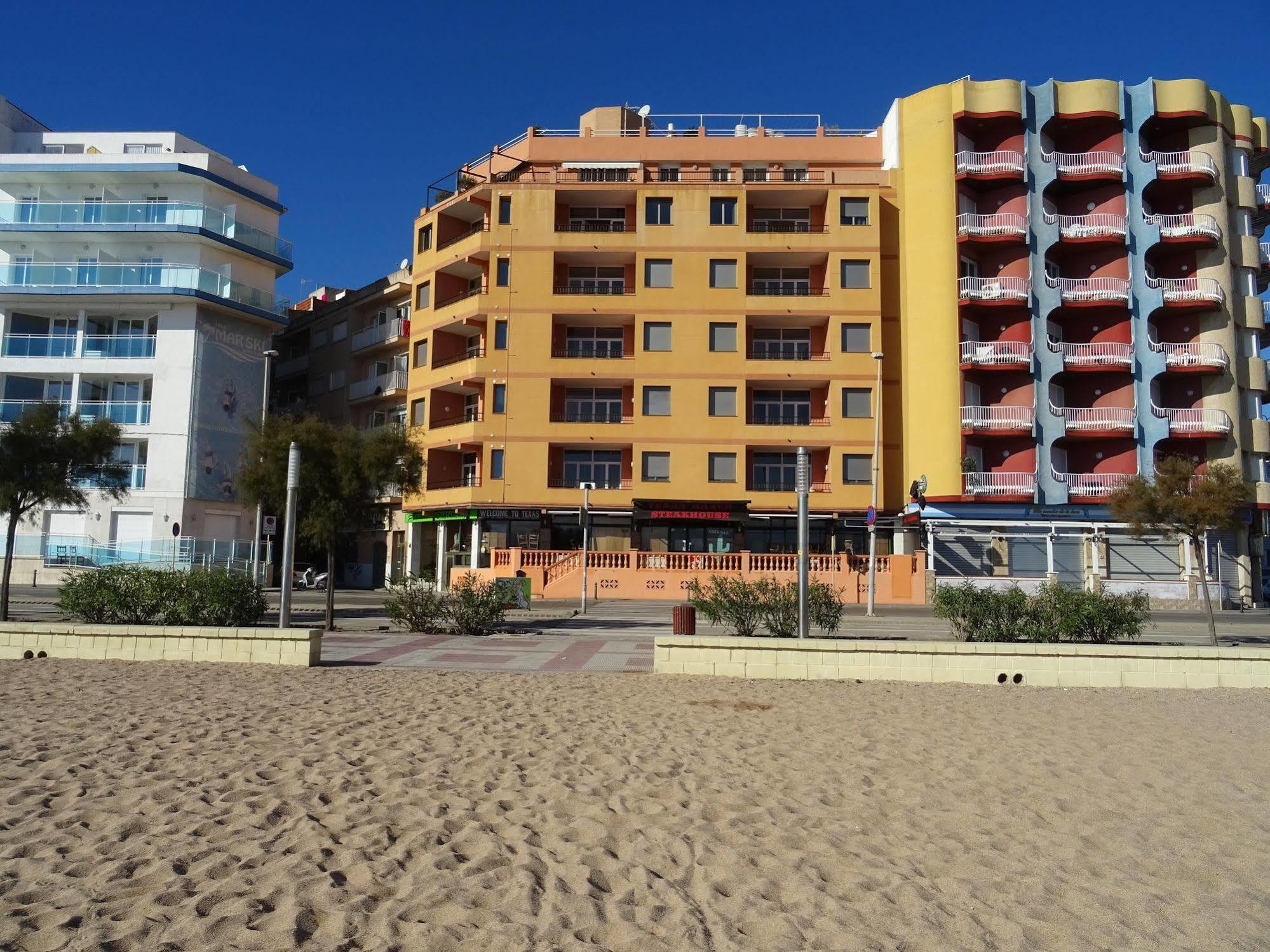 Apartamentos Elvira Blanes Exterior photo